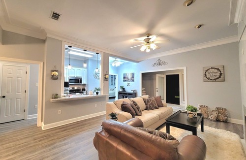 Denham Springs Casa | Home away from home!