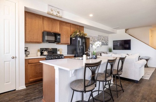 Commerce City Casa | Home away from home