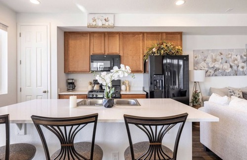 Commerce City Casa | Home away from home