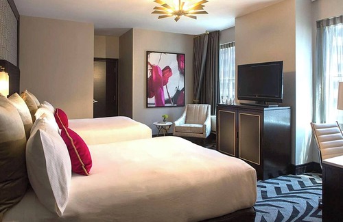 Downtown Chicago Hotel | Home Away From Home! 2 Modern Units, Close to Willis Tower