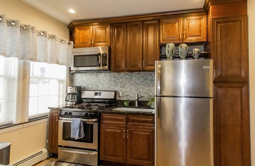 Vauxhall Apartamento | HOME AWAY FROM HOME, 2Bedroom 2Bath w/Free Parking