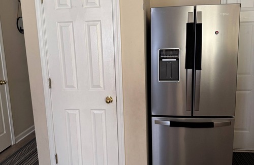 Morrow Casa | Home away from home! 3 bedroom house in pleasant Morrow! Mins from ATL Airport.