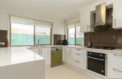 Calamvale Casa | Home away from Home