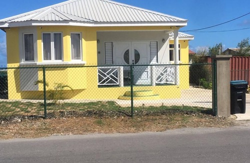 Oistins Casa | Home Away From home.