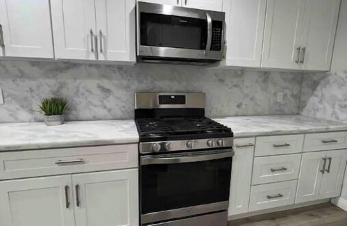 Stockton Casa | Home Away From Home - Beautifully remodeled 4 bedroom home in the Central valley