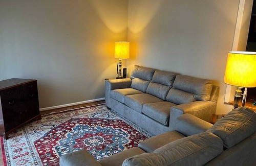 Blakely Casa | Home away from home Classic 4BR 2.5BR