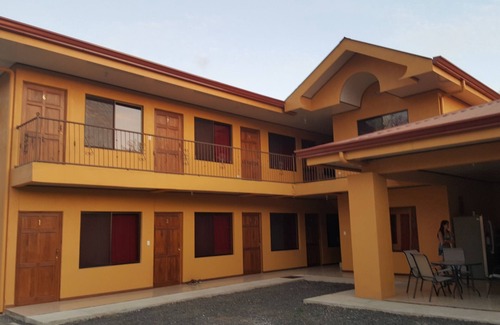 La Cruz Apartamento | ¡Hogar lejos del hogar! ¡Acogedor, limpio y seguro hotel a minutos de la hermosa playa!