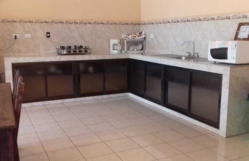 La Cruz Apartamento | ¡Hogar lejos del hogar! ¡Acogedor, limpio y seguro hotel a minutos de la hermosa playa!