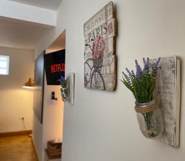 Cwmbrwla Casa | Home away from Home - Eaton house