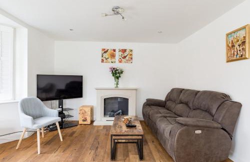 Birmingham Casa | Home away from Home French luxury in Birmingham