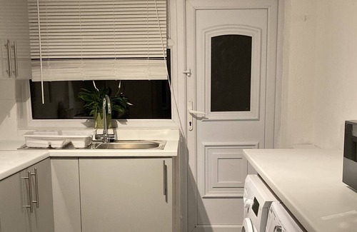 Liverpool Casa | Home away from Home: welcoming 2 bed whole house in North Liverpool near Aintree