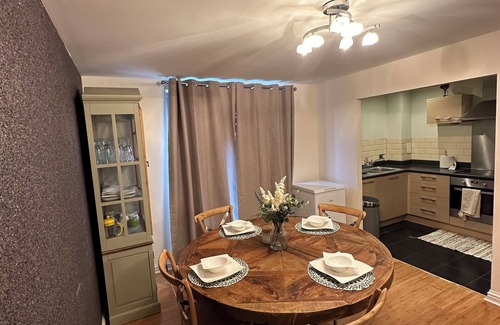 Whittington Apartamento | Home away from Home!