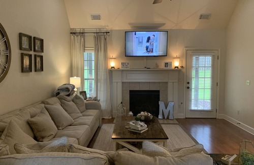 Northport Casa | Home away from home in quiet neighborhood