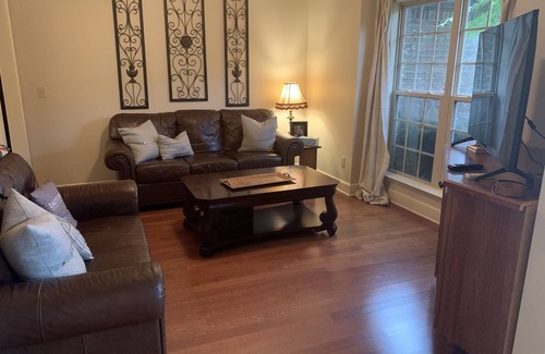 Northport Casa | Home away from home in quiet neighborhood