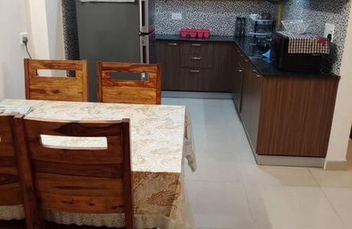 Noida Apartamento | Home away from home !!