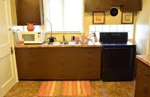 Detroit Casa | Home Away from Home in Malvern Hill, Sleeps 7-8