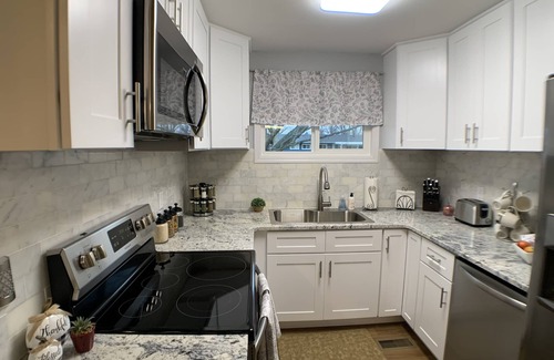 Riverside Casa | Home away from home. Minutes away from everything.