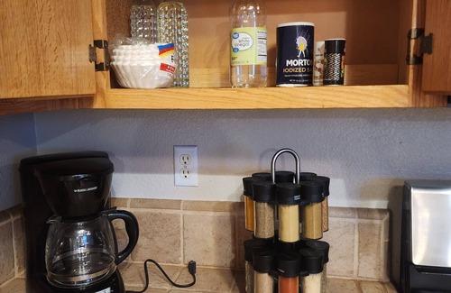 Elk Grove Casa | Home Away From Home! Family Friendly near popular attractions in Elk Grove!