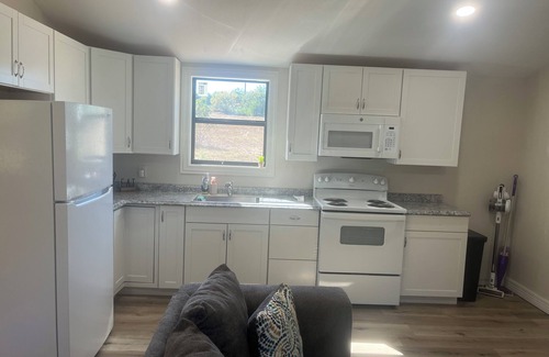 Tyler Cabina | Home away from Home- Near Tyler Airport