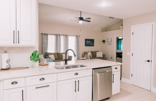 Deltona Lakes Casa | Home Away From Home-Spacious 8 Guests Pool Home