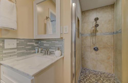 Eau Claire Casa | Home Away From Home