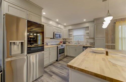 Eau Claire Casa | Home Away From Home