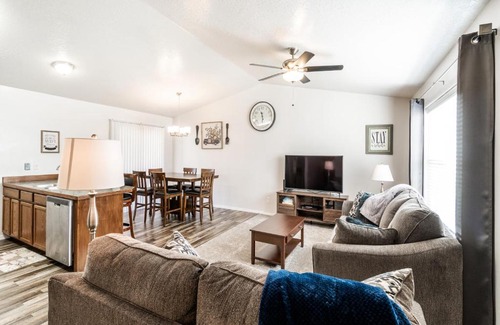 Twin Falls Casa | Home Away From Home