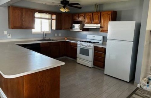 Lemoore Casa | Home Away From Home W/Pool