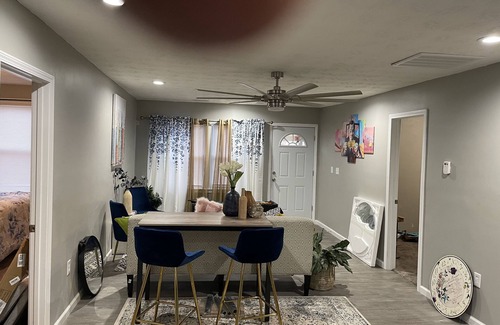 Cleveland Casa | Home away from Home ( We are available for Out of Town Guests Only)