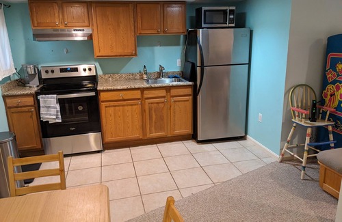 Columbia Heights Apartamento | Home base for your DC adventures - near fun, great food, and public transport.