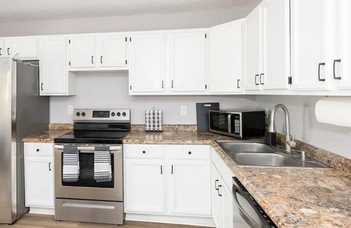 Hubert Casa | Home Base @ TopShelfStays. Close to Camp Lejeune and the beaches!