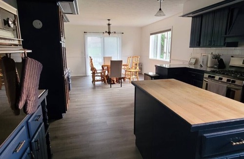 Acme Casa | Home by the Bay