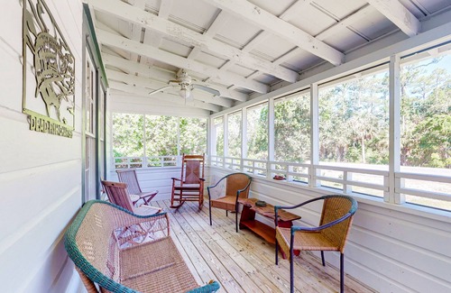 Indian Pass Casa | Home & casita with outdoor shower, screened-in porch, grill, & beach access