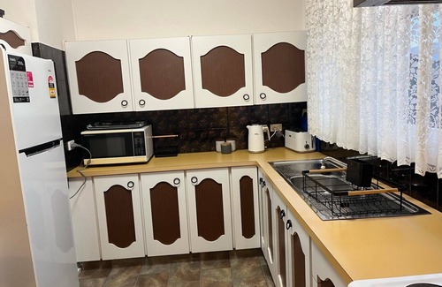 Hamilton Casa | Home close to entertainment, food, sporting venues with parking.