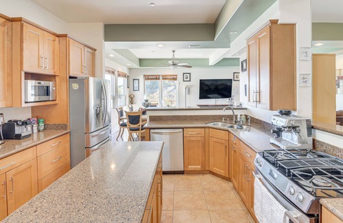 Thousand Oaks Casa | Home Close to Trails & Shopping in Thousand Oaks!