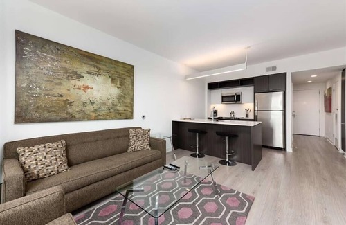 Reston Apartamento | Home Depot mins away | Onsite Movie Theater | Reston Town Center