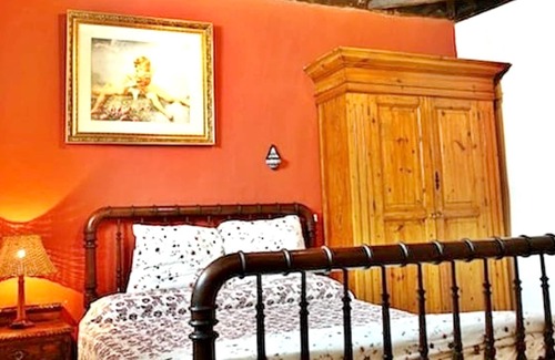 Valle de Guerra Casa | Homerez - House 10 km away from the beach for 2 ppl. with shared pool and garden