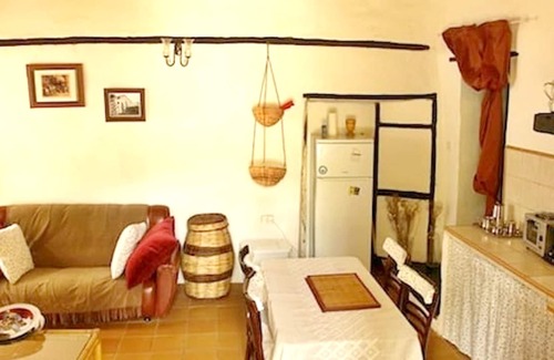 Valle de Guerra Casa | Homerez - House 10 km away from the beach for 2 ppl. with shared pool and garden