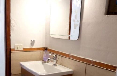 Valle de Guerra Casa | Homerez - House 10 km away from the beach for 2 ppl. with shared pool and garden