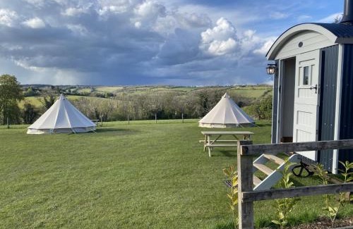 Lacey Green Otro | Home Farm Shepherds Hut with Firepit and Wood Burning Stove