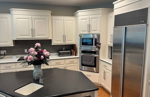Neenah Casa | Home for EAA Week! Pool, HotTub and Much More to Relax before or after Airshow!