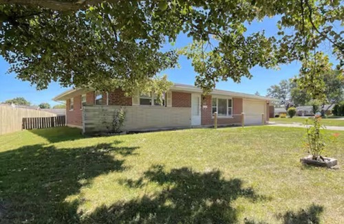 Englewood Casa | Home for the Family