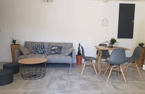 Sainte-Genevieve-les-Gasny Apartamento | Homerez - Apart. Sainte-Geneviève-lès-Gasny