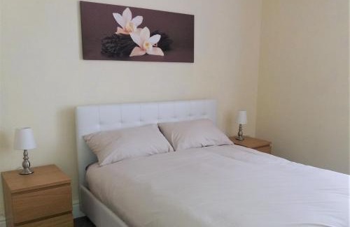 Bootle Apartamento | Home from Home near LFC & train station