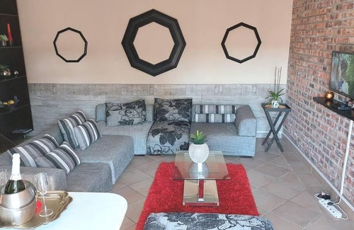 Port Elizabeth Apartamento | Home from Home - Self catering