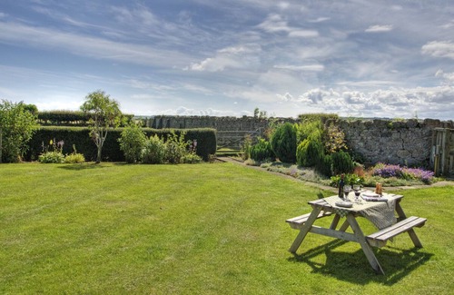 Belford Cabaña | Home from home - with a large garden!