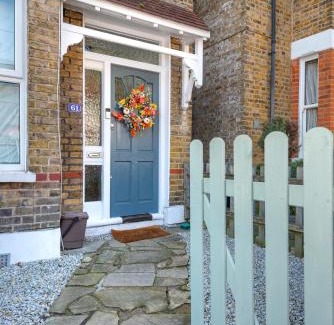 Dundonald Apartamento | Home from Home with Parking and Garden Sleeps 6