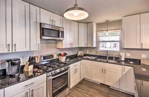 Downtown Casa | Home Grassy Yard, Walk to Bentonville Square