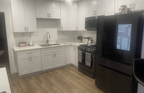 Compton Casa | Home in a quiet area close to freeways shopping centers and restaurants