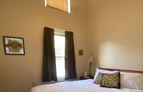 Beacon Casa | Home in Beacon- Walk to Main!